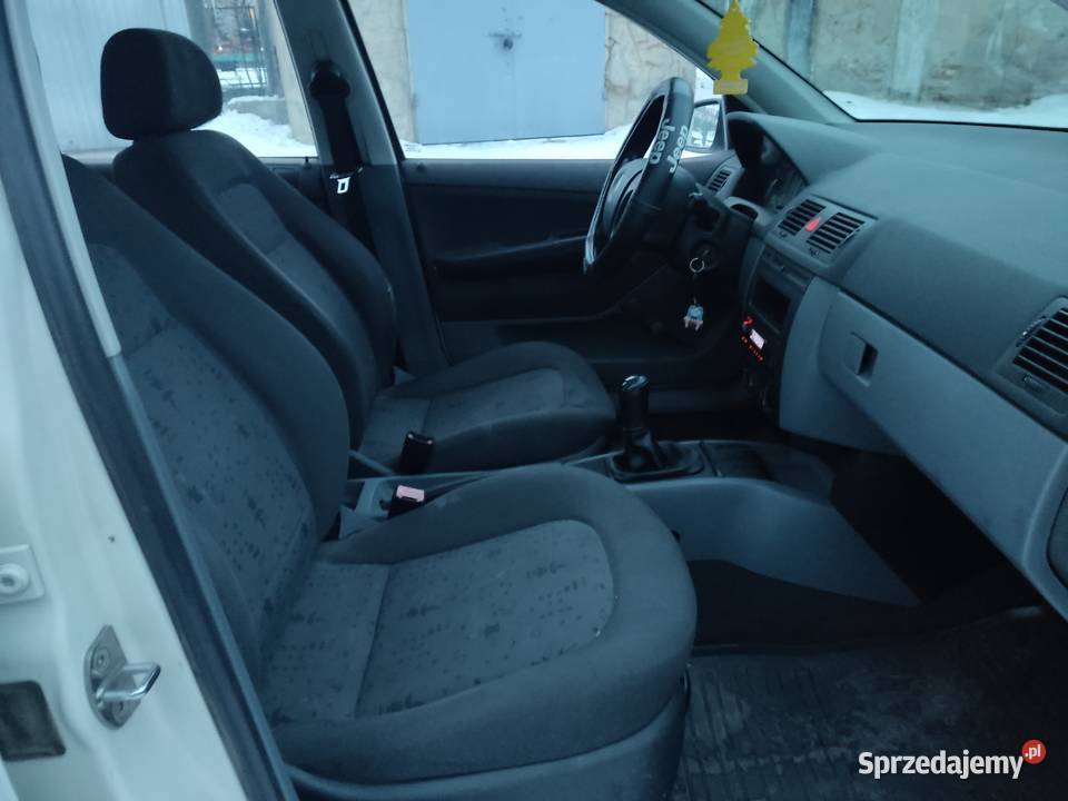 ekonomiczna dobra FABIA 5drzwi r2002poj 14benz ABS