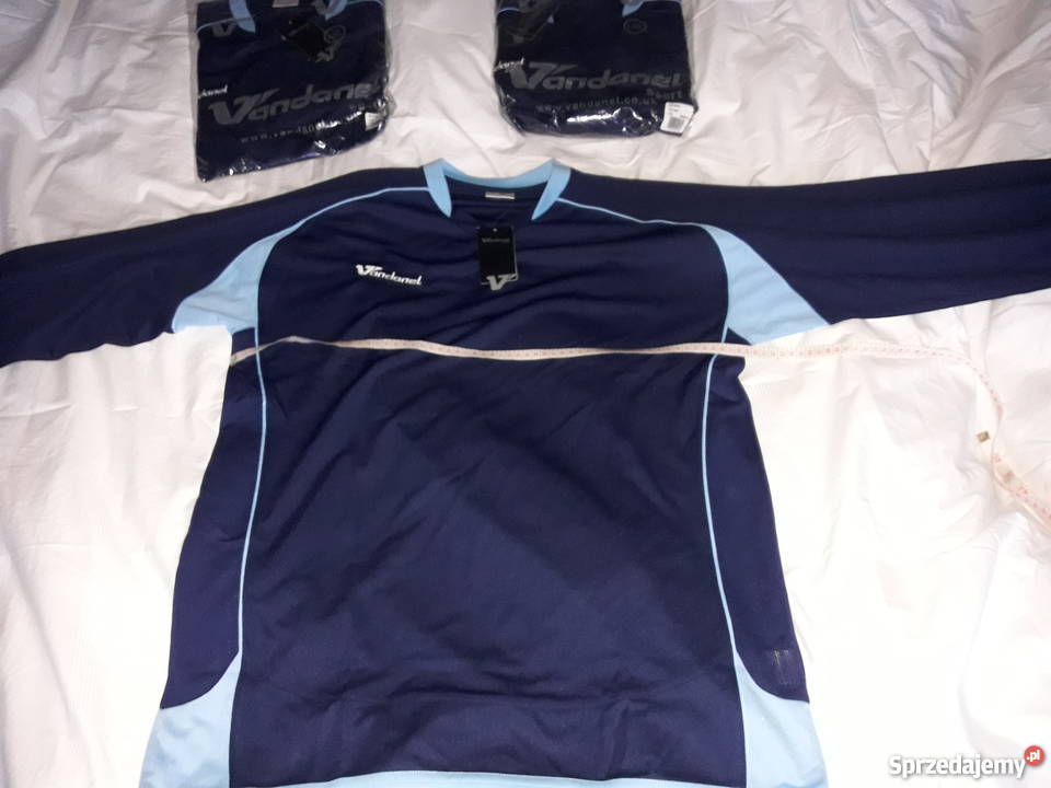 Strój komplet zestaw piłkarski koszulkaspodenki sprzedam