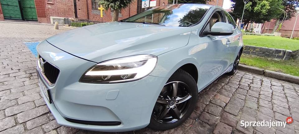 Volvo v40 Lift T3 Momentum Harman Kardon V40 Stargard