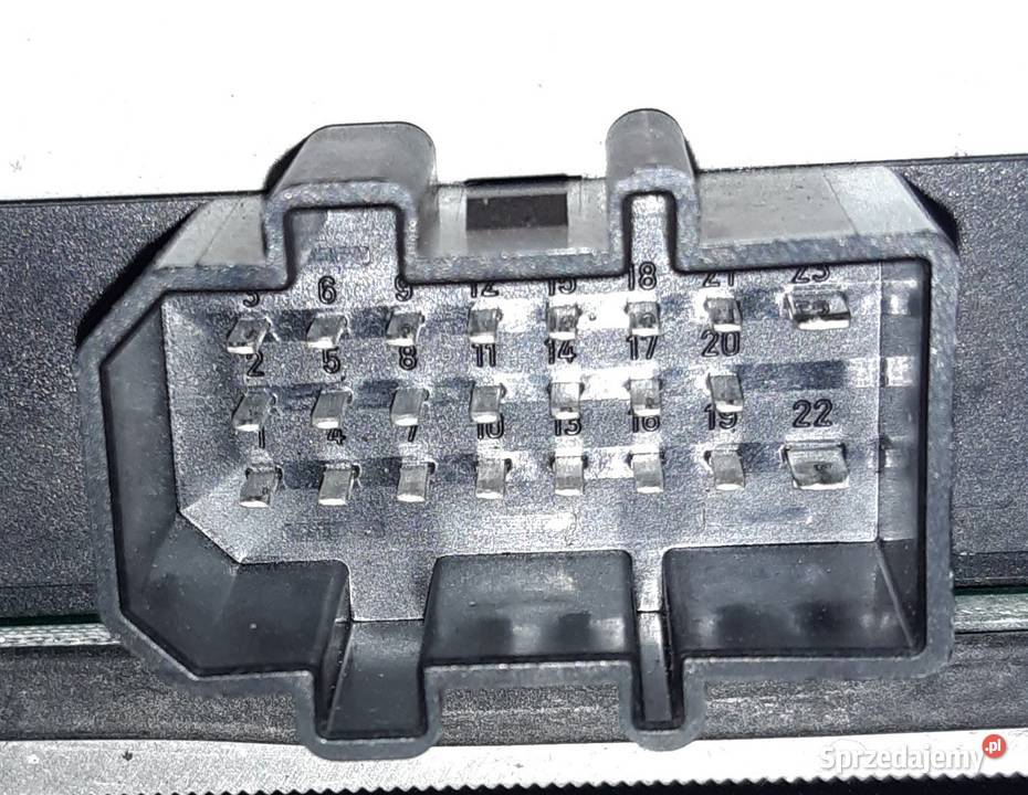 GŁOŚNIK SUBWOOFER WZMACNIACZ AUDI A4 B6 B7 Wyposażenie wnętrza Mielęcin