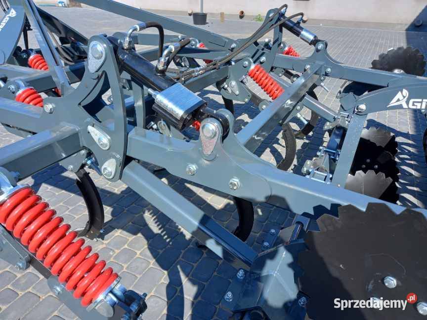 Kultywator 30 m bezorkowy Kultywatory Pszczew
