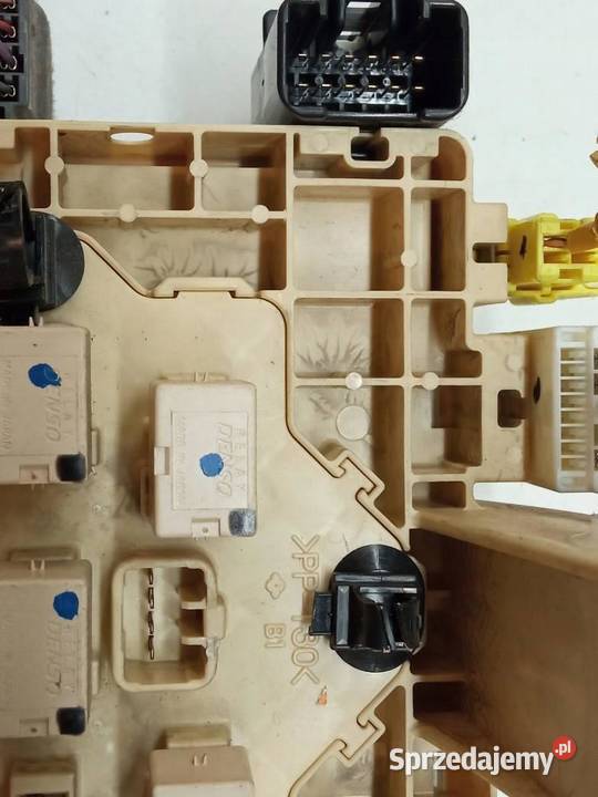 SKRZYNKA BEZPIECZNIKÓW 3677062JB0 Suzuki Swift sprzedam
