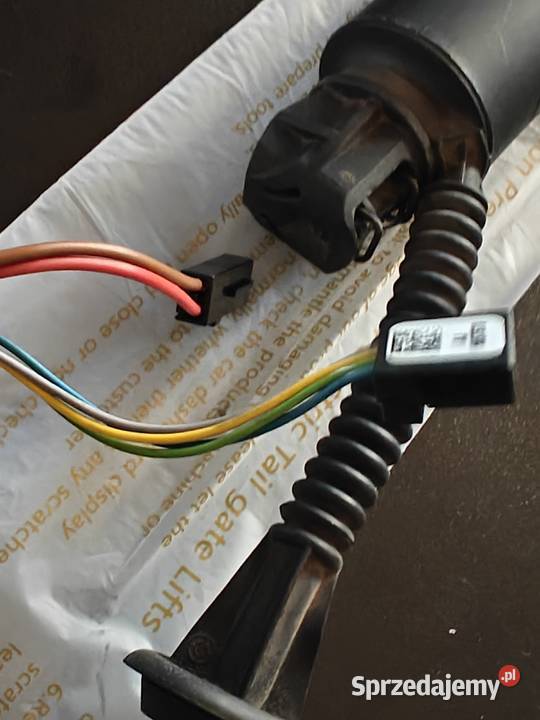 Siłownik teleskop klapy bagażnika Skoda superb Elbląg