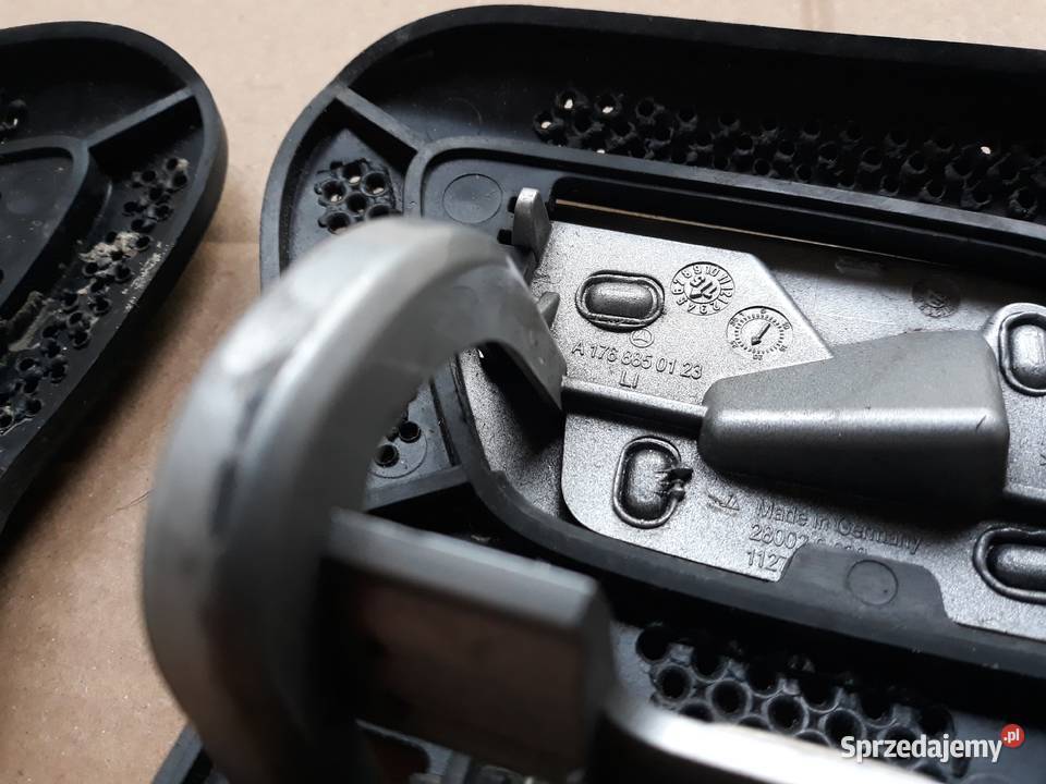 MERCEDES W176 ZAŚLEPKA SPRYSKIWACZA LEWA Międzychód