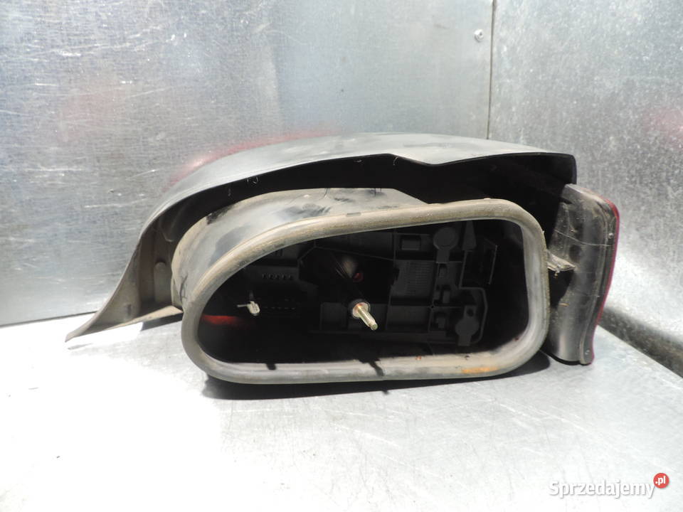 LAMPA LEWA TYLNA CITROEN SAXO