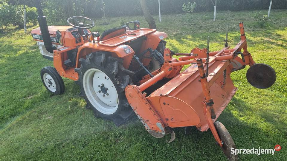 Ciągnik Kubota B1702M z glebogryzarką Bajdy sprzedam