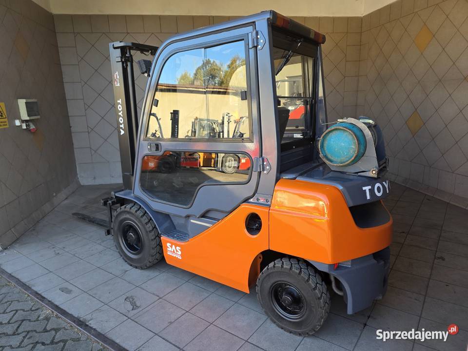 Wózek Widłowy TOYOTA 8FGF25 przesuw wolny skok