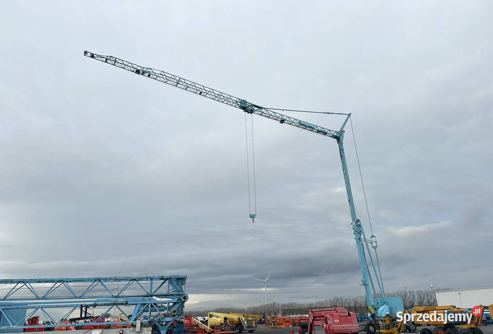 Mobilny samowznoszący żuraw wieżowy Potain IGO32 Kraków