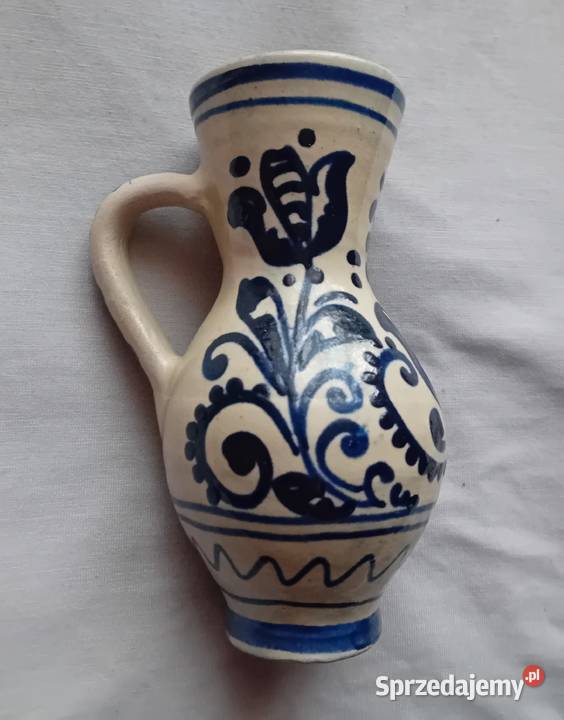 Ręcznie formowany i malowany dzbanekmlecznik Koźminek