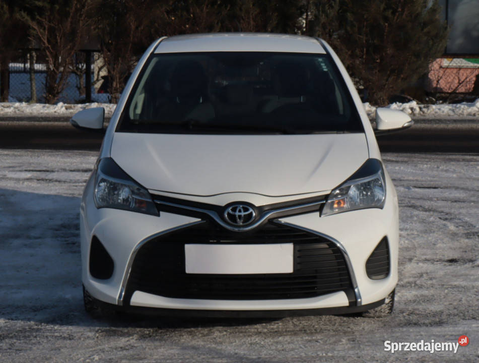 Toyota Yaris 10 VVTi benzyna