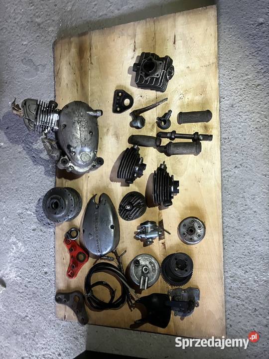 Komar 2330 1971 r duży zestaw części Oleśnica