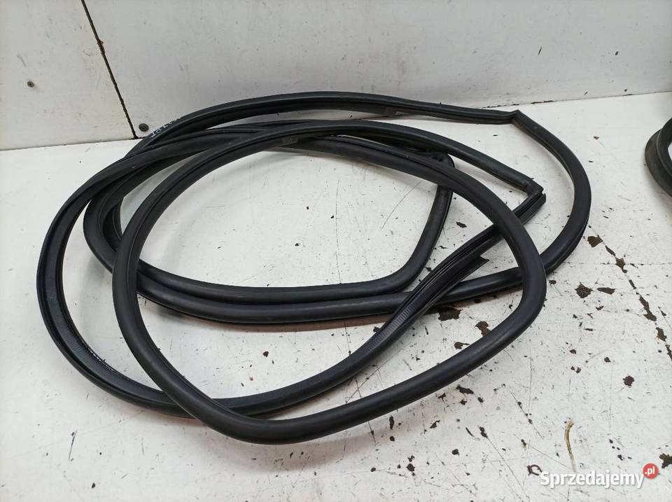 USZCZELKA DRZWI PRAWY LEWY TYŁ KAROSERYJNA KOMBI