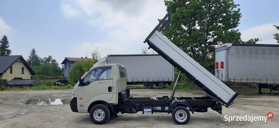 Wywrotka kiper usługi transportowe transport małopolskie Brzeszcze