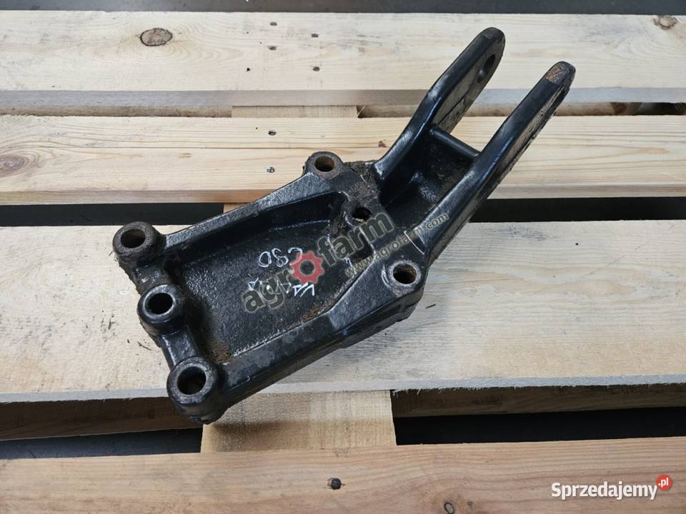 Uchwyt odciągu prawy Valtra C90 C150 C120 C130 Byków sprzedam