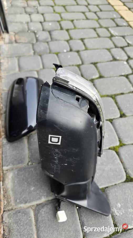 Suzuki Grand Vitara II lusterko prawe uszkodzone Wieliczka