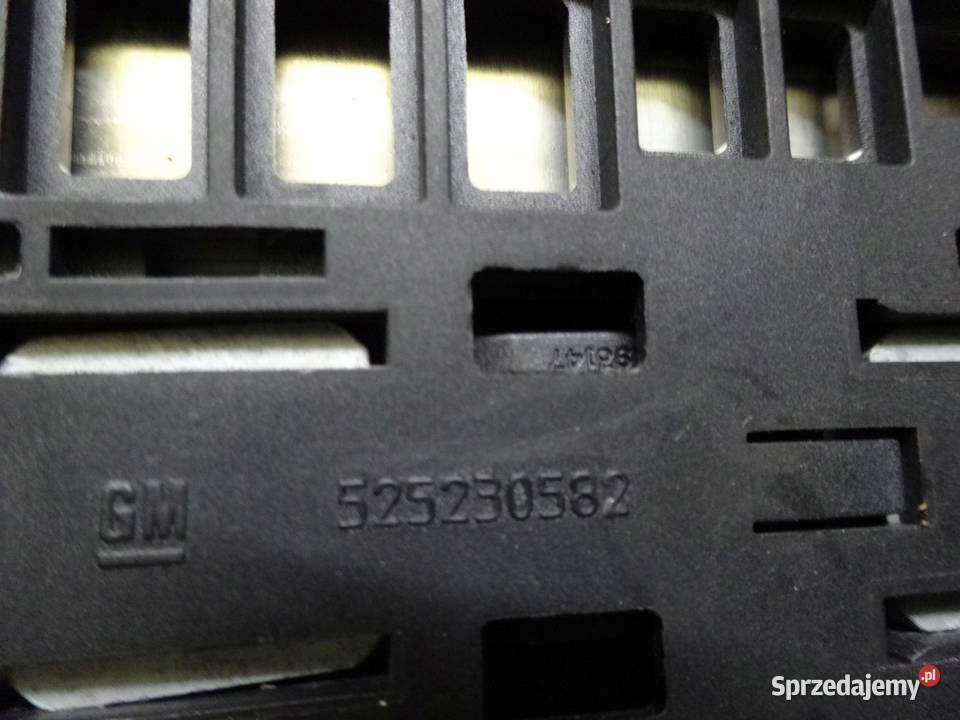 OPEL INSIGNIA I 18 B 11r skrzynka bezpieczników