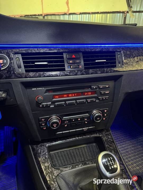 BMW318i 2010 20 benzyna klimatyzacja