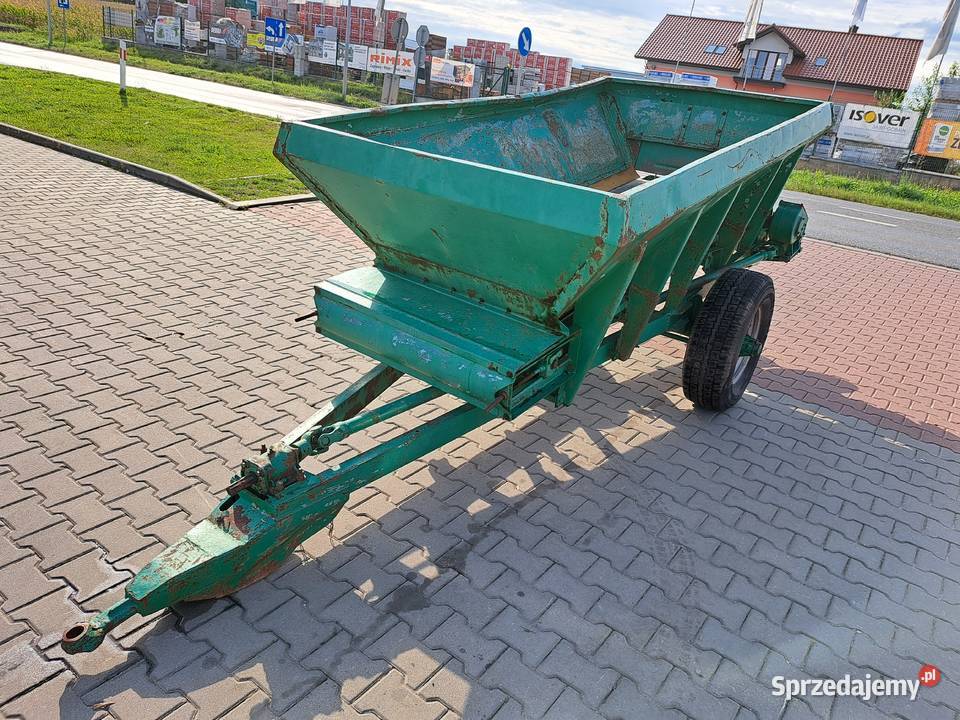 Rozsiewacz materiałów sypkich nawozów wapna Proszowice