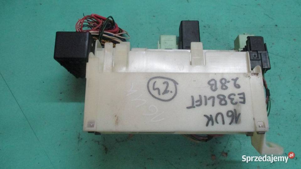 BMW E38 LIFT 28 B 01r skrzynka bezpieczników