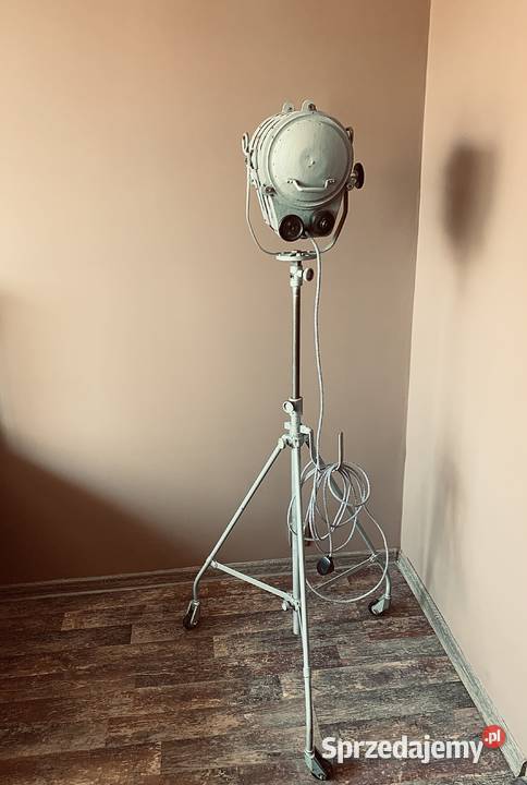 Lampa zabytek teatralno filmowy PRL Vintage loft wielkopolskie