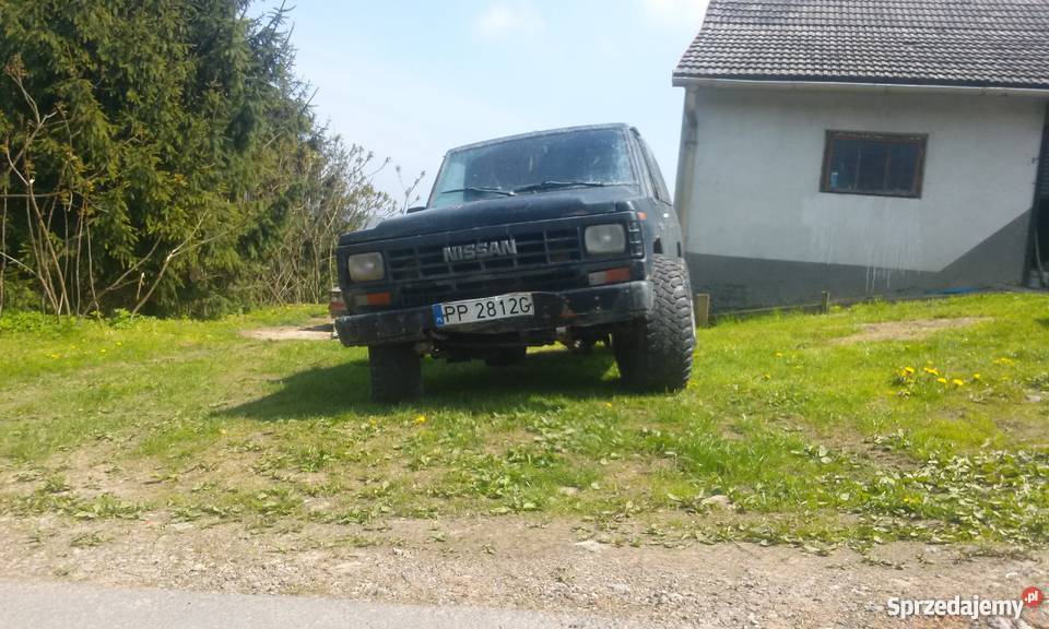 nissan patrol 3 k160 33 D z opony terenowe skórzana tapicerka Trzciana