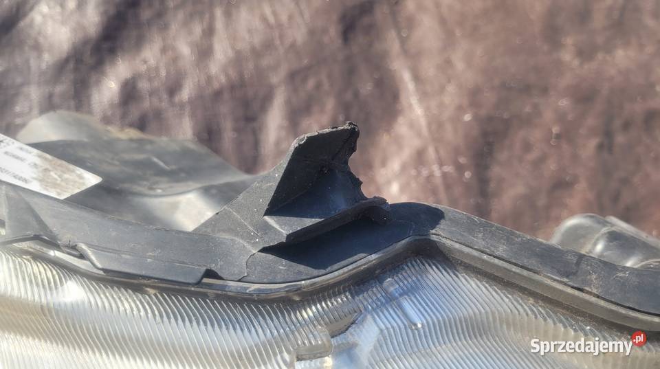 SUZUKI BALENO 2 II PRAWY REFLEKTOR LAMPA PRAWA śląskie
