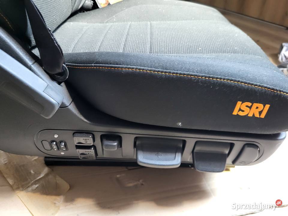 FOTEL KIEROWCY ISRI 6860875 Z REGULACJĄ Z PRAWEJ dolnośląskie Wrocław