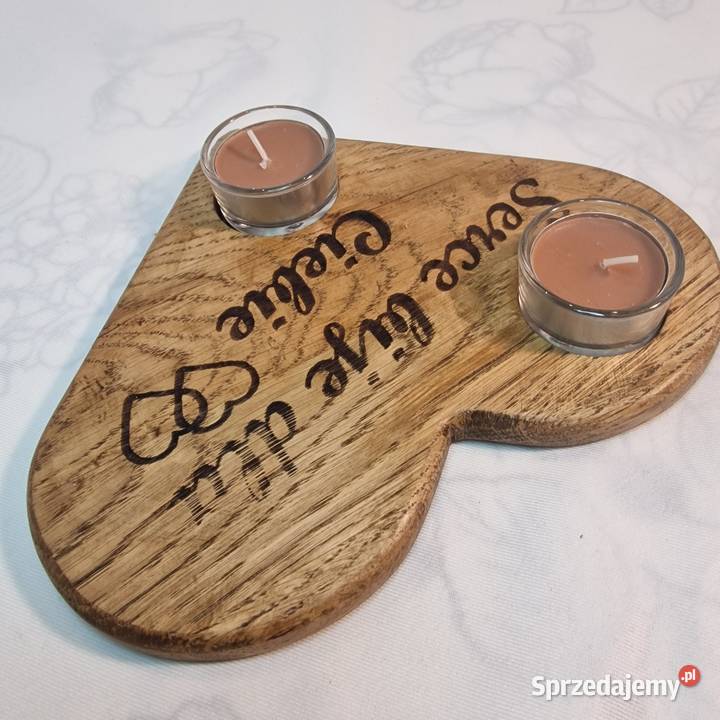 Świecznik drewniany z dębu serce Serce bije Dija