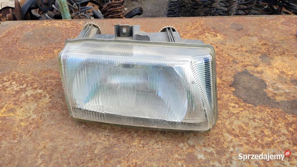Lamka prawa przód Volkswagen Caddy 2 Prawe Łagów