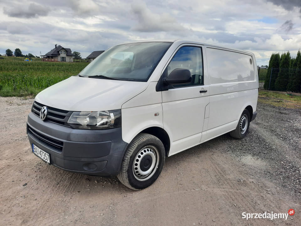Samochód VOLKSWAGEN T5 TRANSPORTER 2013 r pełny VAT