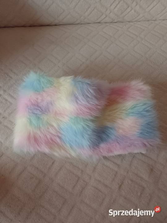 Ekskluzywny pastelowy komin futrzany z Londynu Dodatki