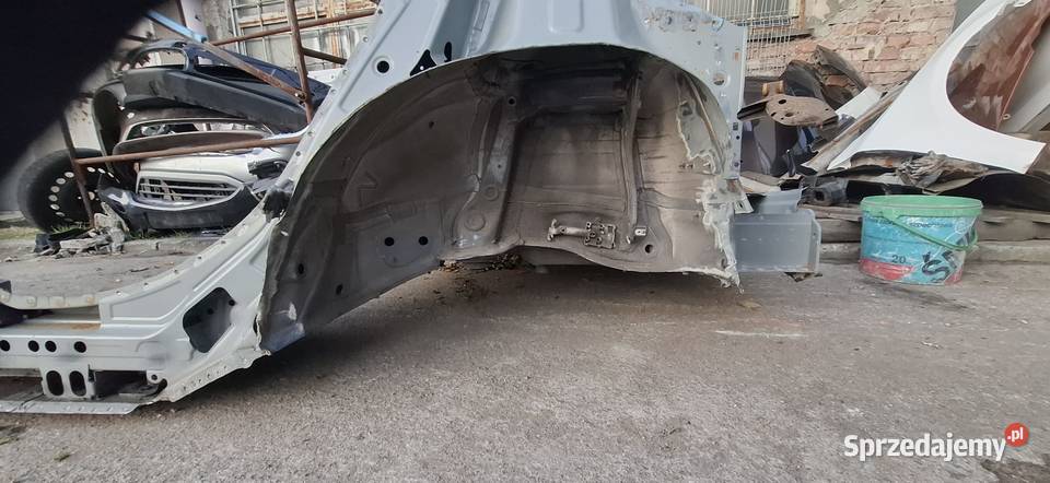 BMW 2 Active Tourer BMW 2 U06 Ćwiartka tył lewa Błotniki śląskie Jaworzno