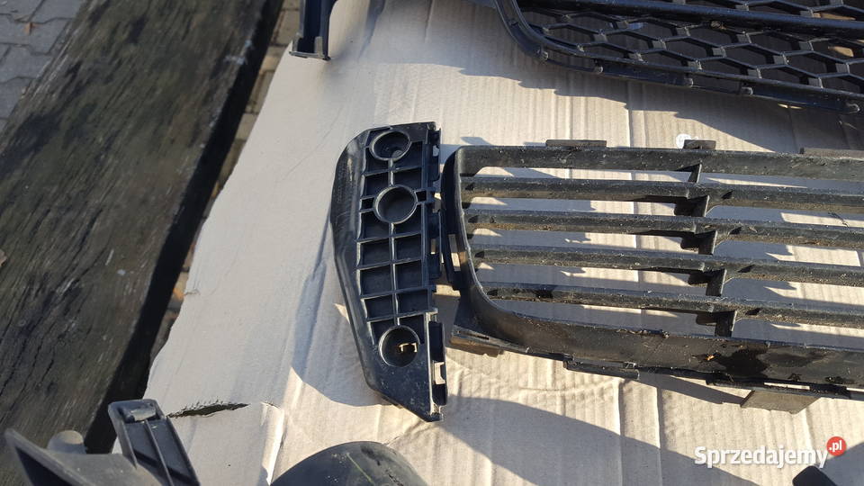 toyota auris I grill ślizgi kratka halogen hokej Części samochodowe wielkopolskie Ostrów Wielkopolski sprzedam