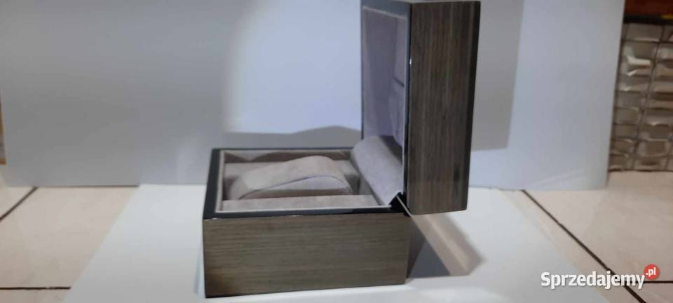 SZKATUŁKA do zegarka wysoki połysk elegant Warszawa sprzedam