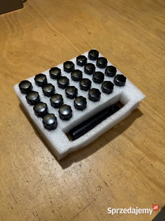 Jeep Wrangler JL JT nakrętki kół 15x14 Słupsk