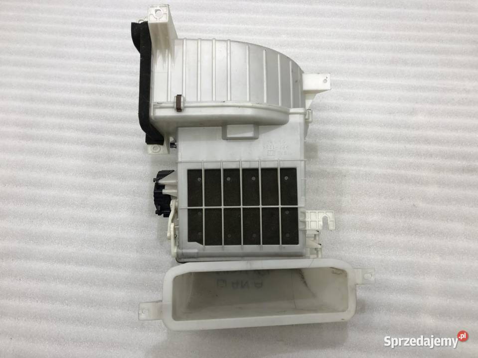 WENTYLATOR NAGRZEWNICY SUZUKI LIANA 1163009901 osobowe