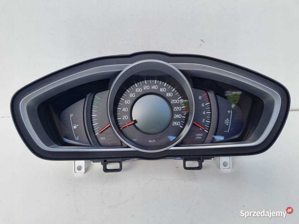 Volvo V40 II 20 T Benzyna LICZNIK ZEGARY Europa Chełm