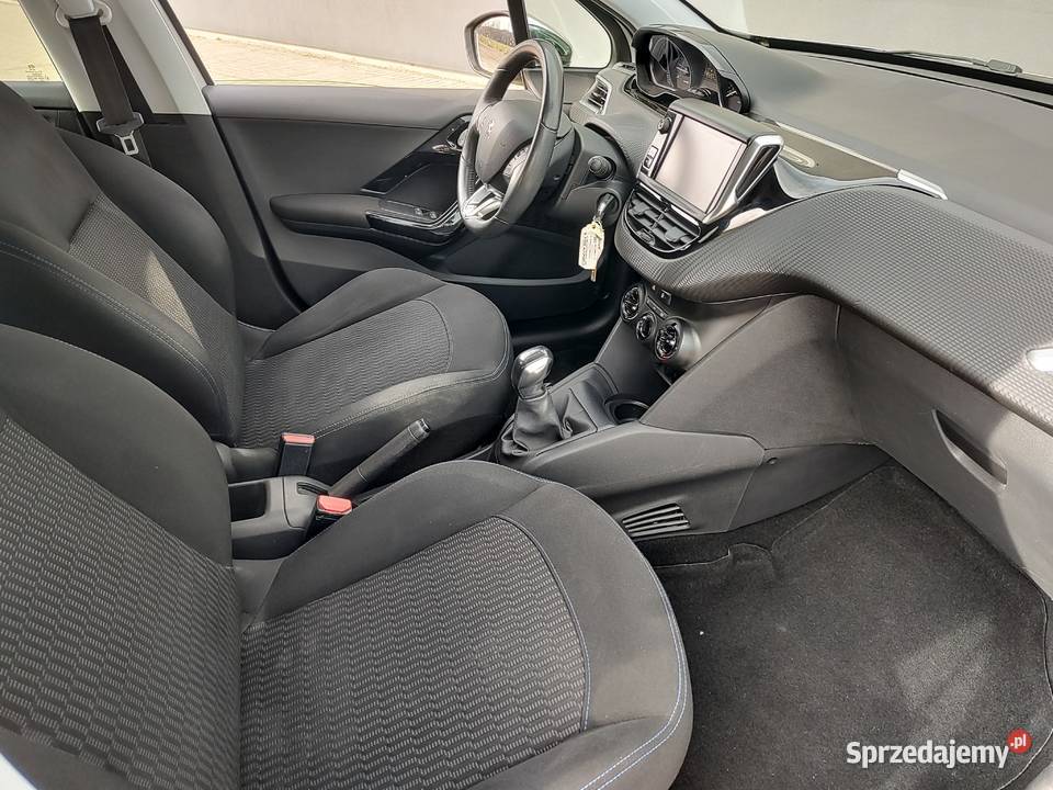 PEUGEOT 208 12 BENZYNA CD sprzedam