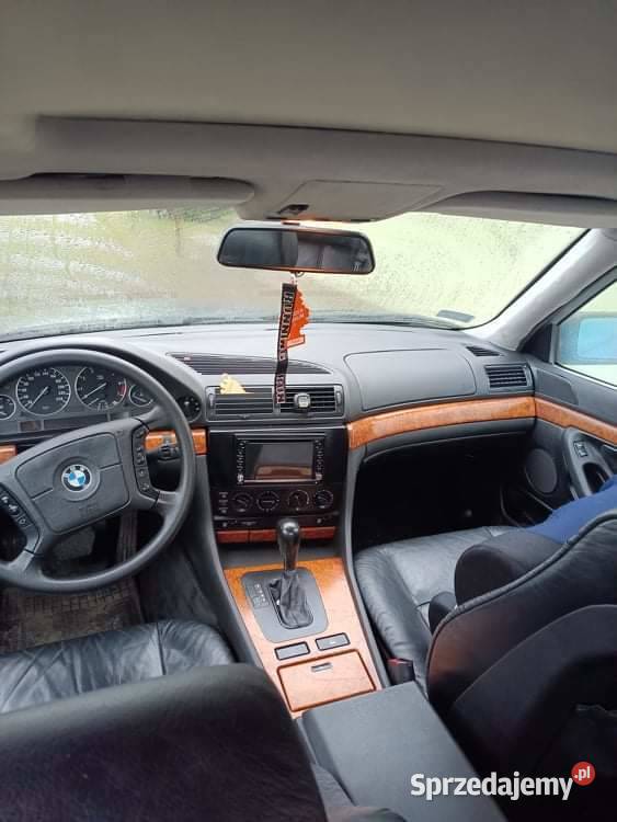 BMW E38 35v8