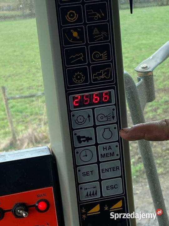 Kombajn zbożowy News Holland CS540 Trawniki