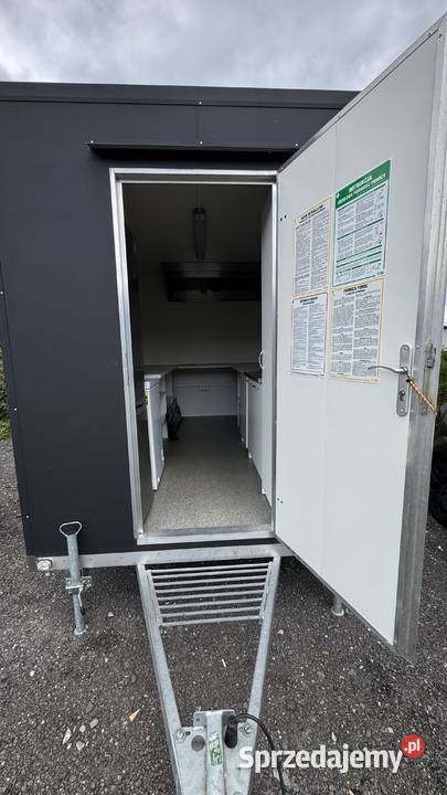 Przyczepa gastronomiczna 35m na wynajem Motoryzacja Luboń sprzedam