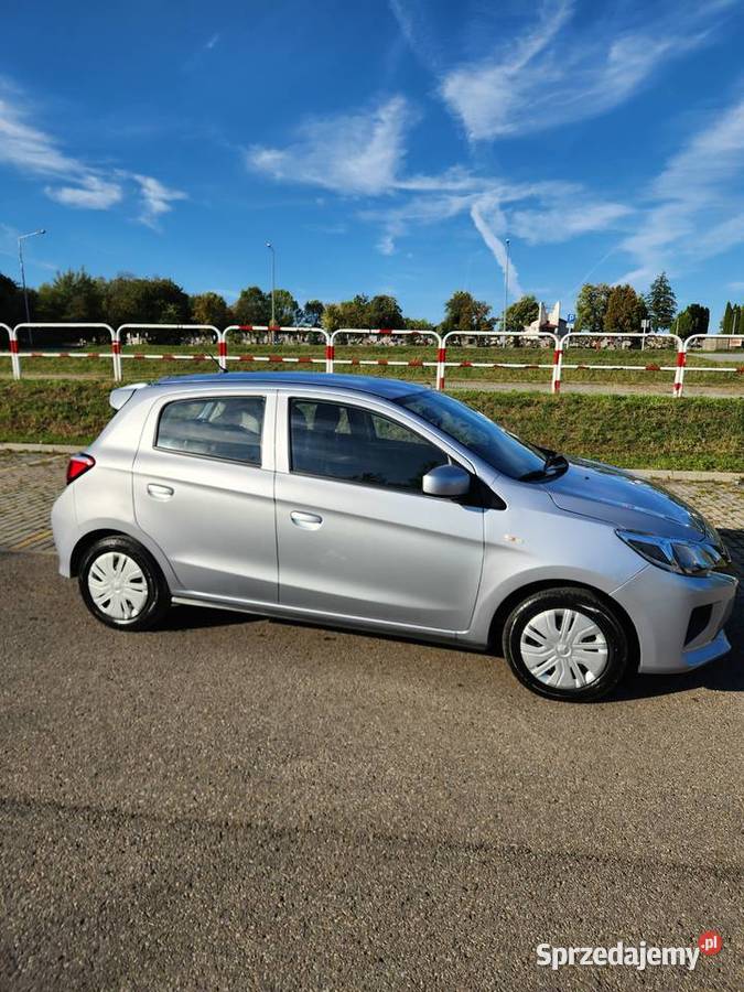 Mitsubishi Space Star Toyota Yaris mały przebieg sprzedam