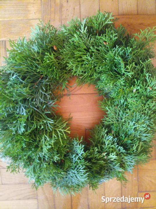 Wianek słomiany z gałązkami małopolskie Ropa