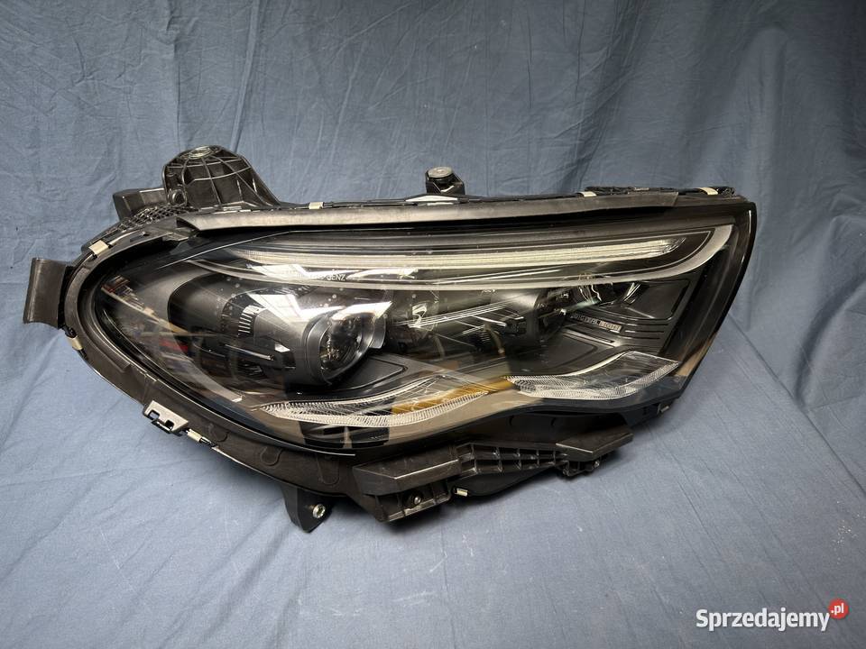LAMPA PRZEDNIA PRAWA MB A2149066202 Września