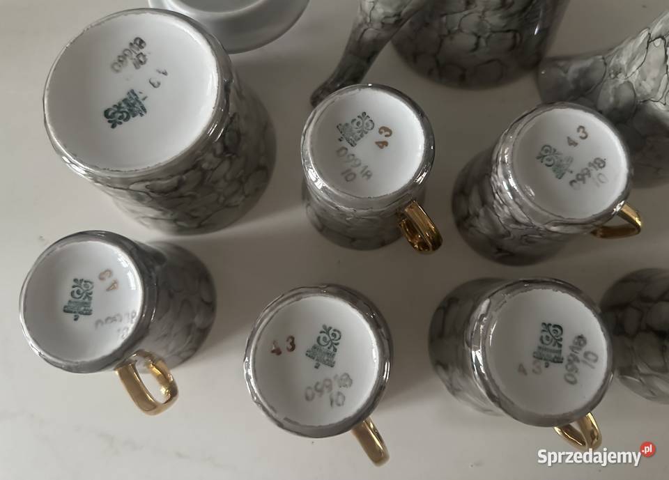 Serwis kawowy porcelana Włocławek z lat PRLu sprzedam
