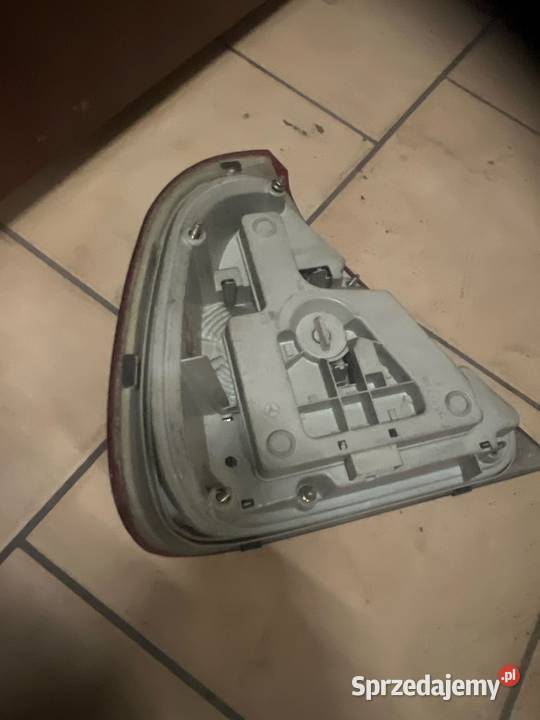 Lampa tyl mercedes w202