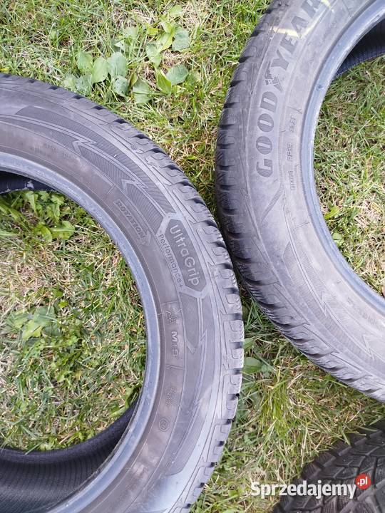 Opony zimowe Goodyear 2255517 225 Cyców