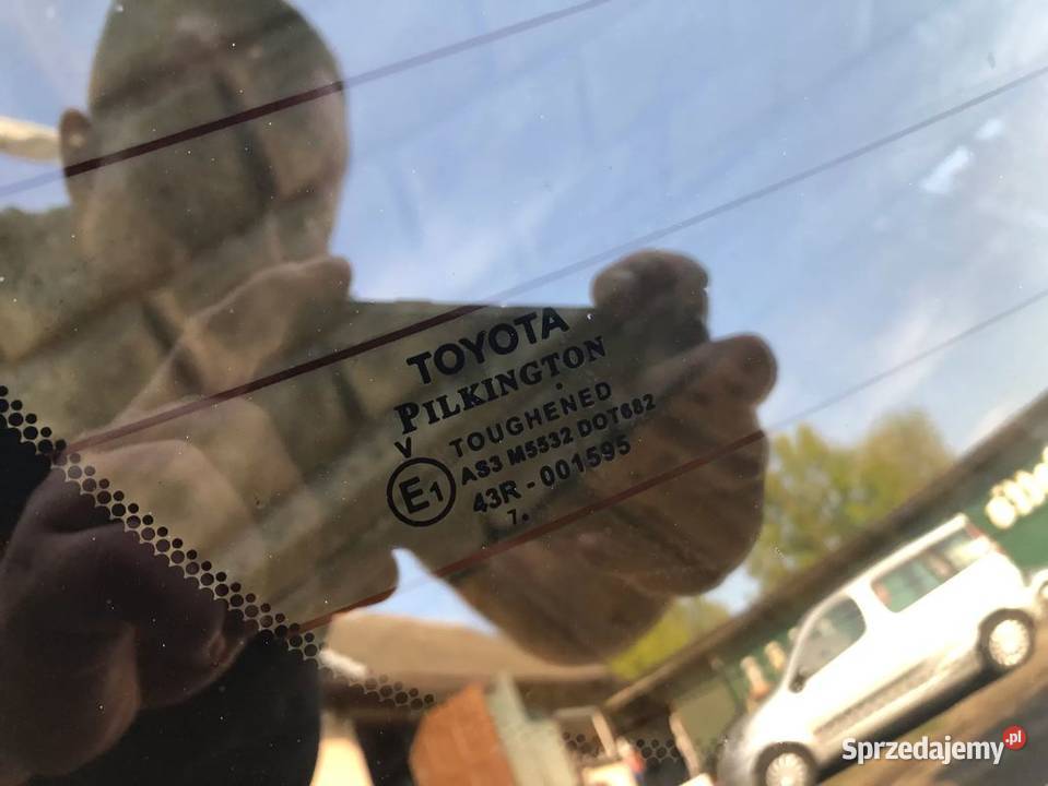 TOYOTA AVENSIS II T25 KOMBI 2007r TYLNA KLAPA osobowe Skarżysko-Kamienna