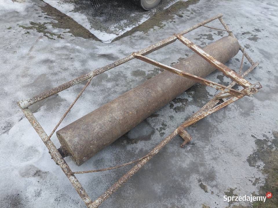 Walec do traktora nieuszkodzony Uszew