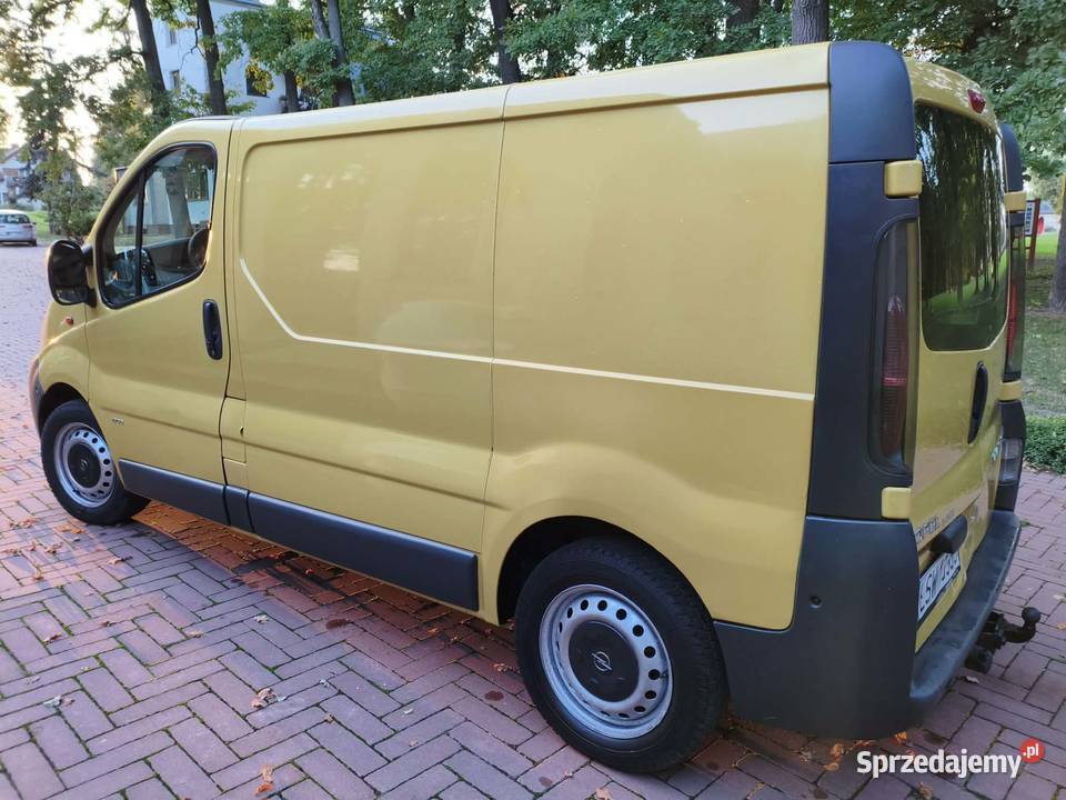 Opel Vivaro Trafic 19CDTI 100 6 bieg Klima Hak nieuszkodzony Piaski sprzedam
